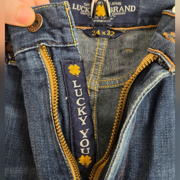 (34x32) Lucky Brand Distressed Jeans - Picture 4 of 11